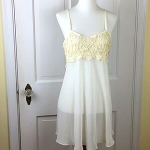 Flora Nikrooz Babydoll Chemise Size L Floral Embroidered Silky Sheer